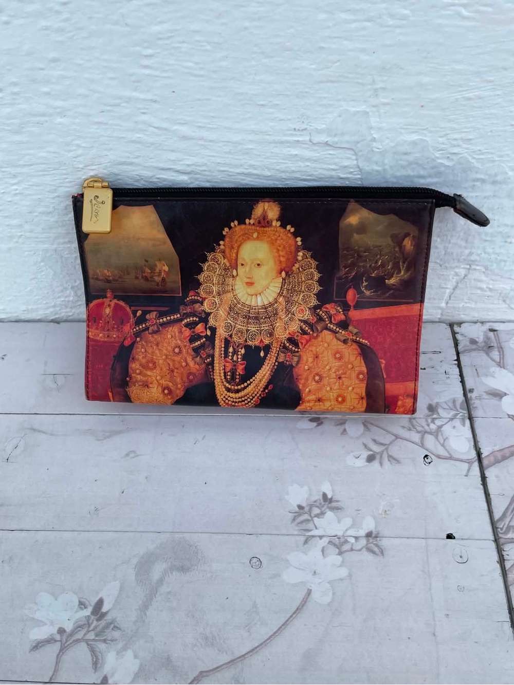 Icon Los Angeles Queen Portrait Zip Cosmetic Pouch - Orange & Black